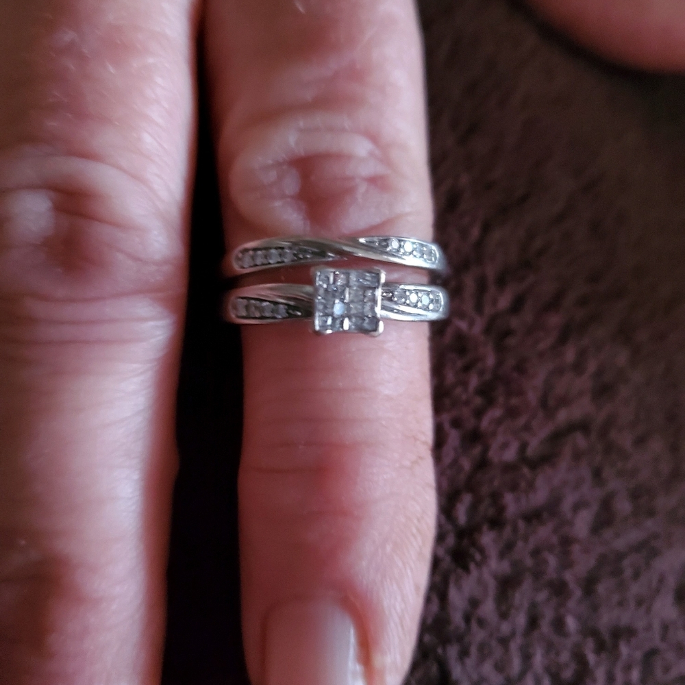 Wedding ring - Picture 2 of 3